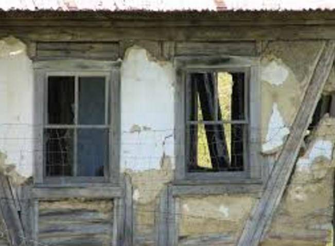 25 старых домов Красноярска проверят на аварийность