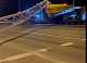 Грузовик снес светофор и перекрыл движение по дороге в аэропорт Красноярска   