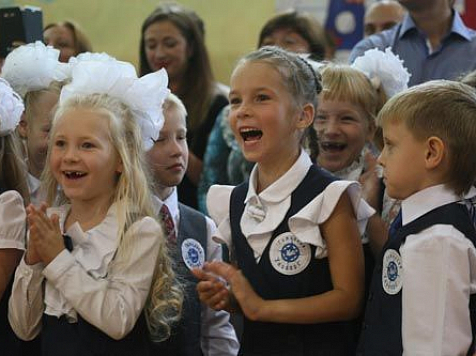 Называем, сколько школьников будет учиться в этом году в Красноярске. Фото: Александр Черных / admkrsk.ru