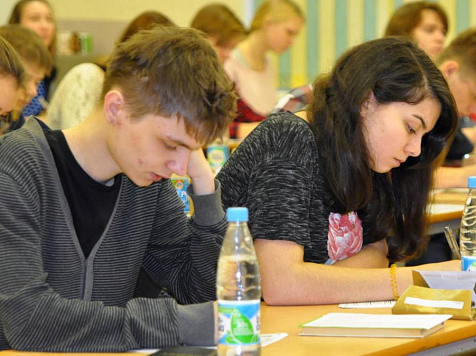Тысячи школьников в среду напишут итоговое сочинение: что их ждет?. Фото: ege.edu.ru