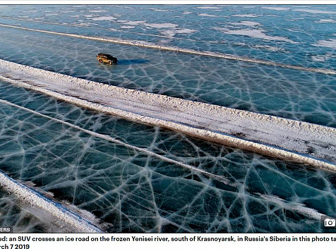 «Замороженная автострада»: британцы шокированы ледяными переправами на Енисее. Фото: Илья Наймушин