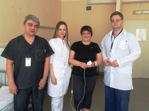 Нейрохирург избавил пациентку от 30-летних болей в спине, «обманув» мозг электродом. Фото: medgorod.ru