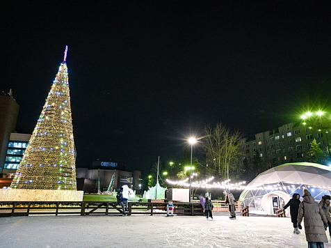 В Красноярске с 21 января не будет работать каток на площади Мира. Фото: vk.com/krasgorpark