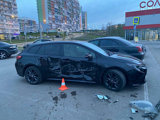 В Красноярске подросток угнал машину родителей и устроил ДТП с 10 машинами