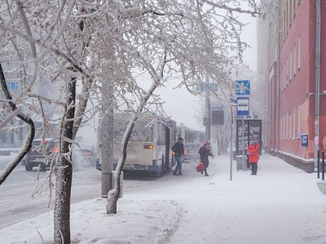 В Красноярске кондуктор автобуса №52 высадил 11-летнего ребёнка в 20-градусный мороз. Фото: krsk.aif.ru