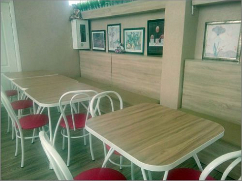 В красноярской гимназии вместо столовой сделали уютное кафе с барной стойкой. Фото: красноярская мэрия
