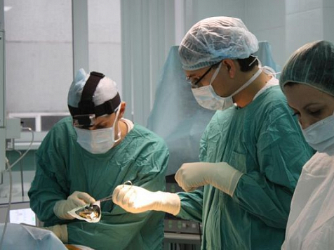 Хирурги удалили опухоль мозга с помощью светящегося спрея. Фото: kraszdrav.ru (архив)