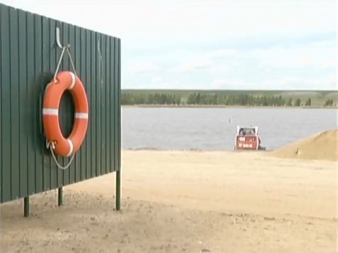 Воду на разрешённых пляжах Красноярска забраковали из-за угрозы гепатита и кишечных инфекций. Кадр: архив «7 канала»