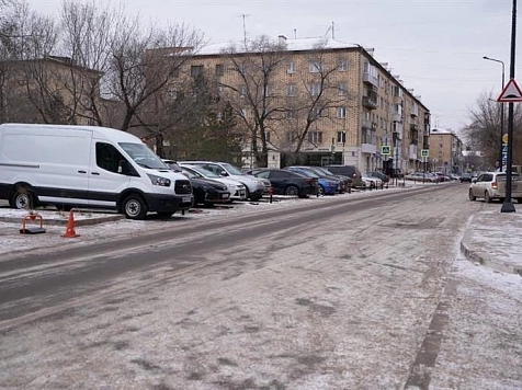 Парковка на улице Красной Армии в Красноярске временно стала бесплатной. Фото: МКУ «УДИБ»