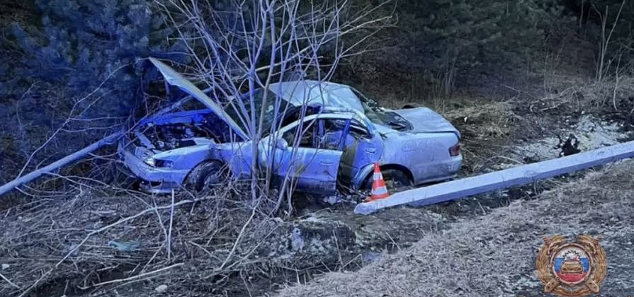 В аварии в Красноярском крае погиб непристегнутый пассажир, еще двое находятся в больнице 