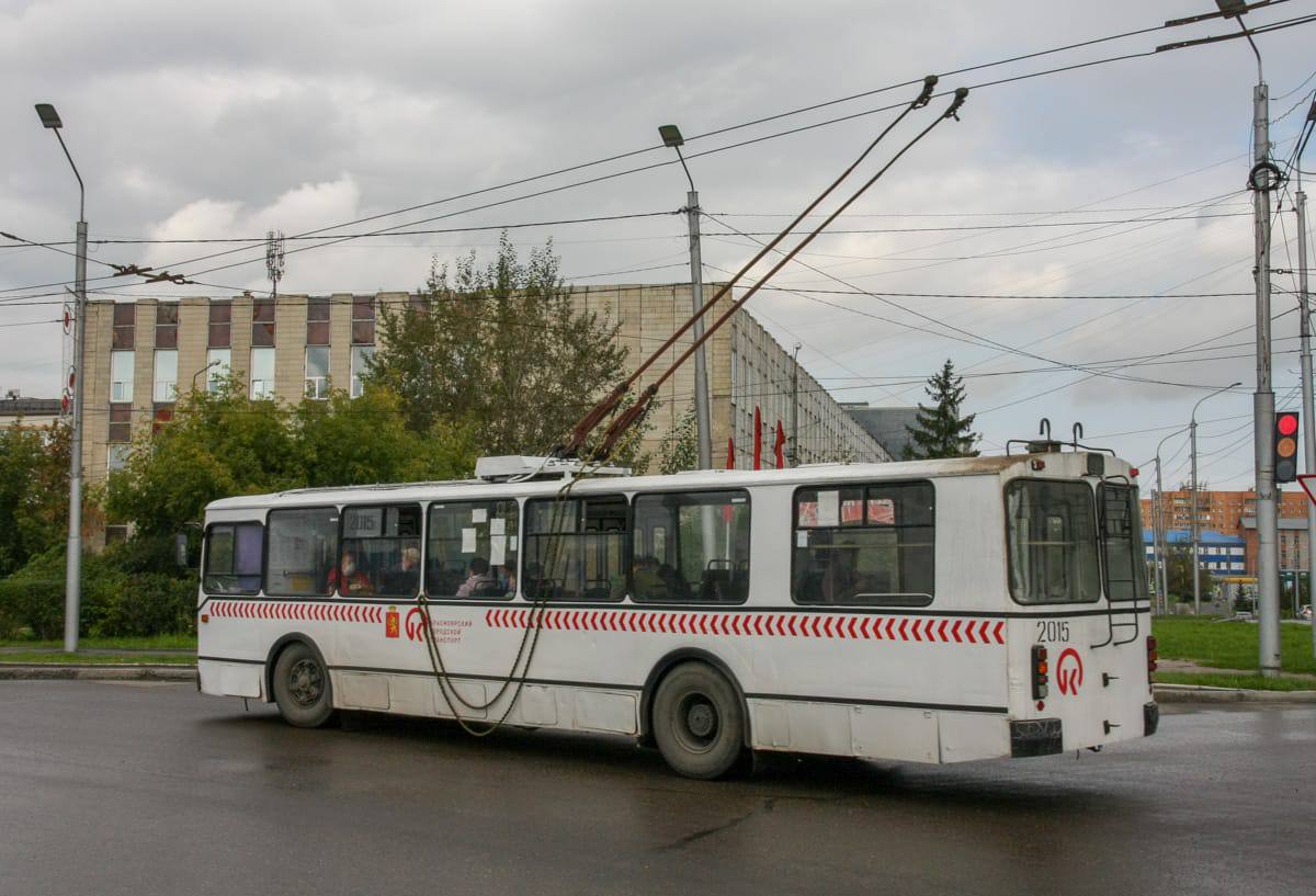 В Красноярске женщине-водителю троллейбуса, на которую упал люк, выплатят  500 тыс. рублей — Новости Красноярска на 7 канале