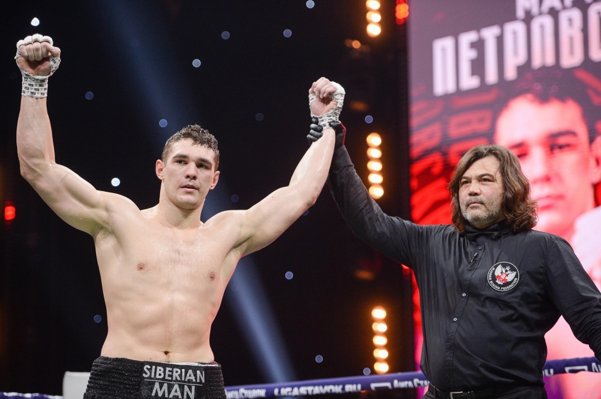 Боксёр из Минусинска Марк Петровский одержал третью победу подряд на профессиональном ринге