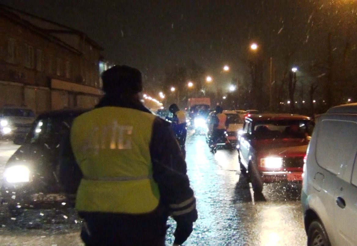 Автоинспекторы 23 февраля задержали в Красноярске 13 пьяных водителей