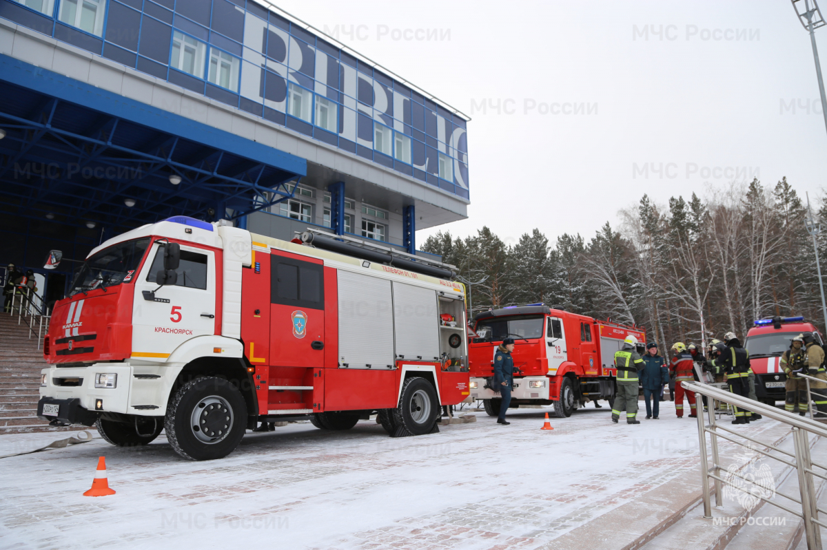 Масштабные пожарные учения прошли в библиотеке СФУ в Красноярске 
