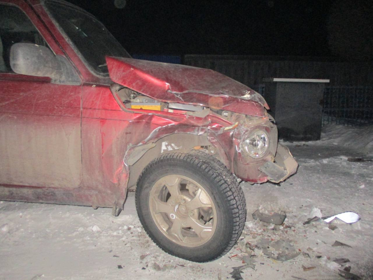 В Минусинске пьяный водитель угнал служебную машину и попал в ДТП
