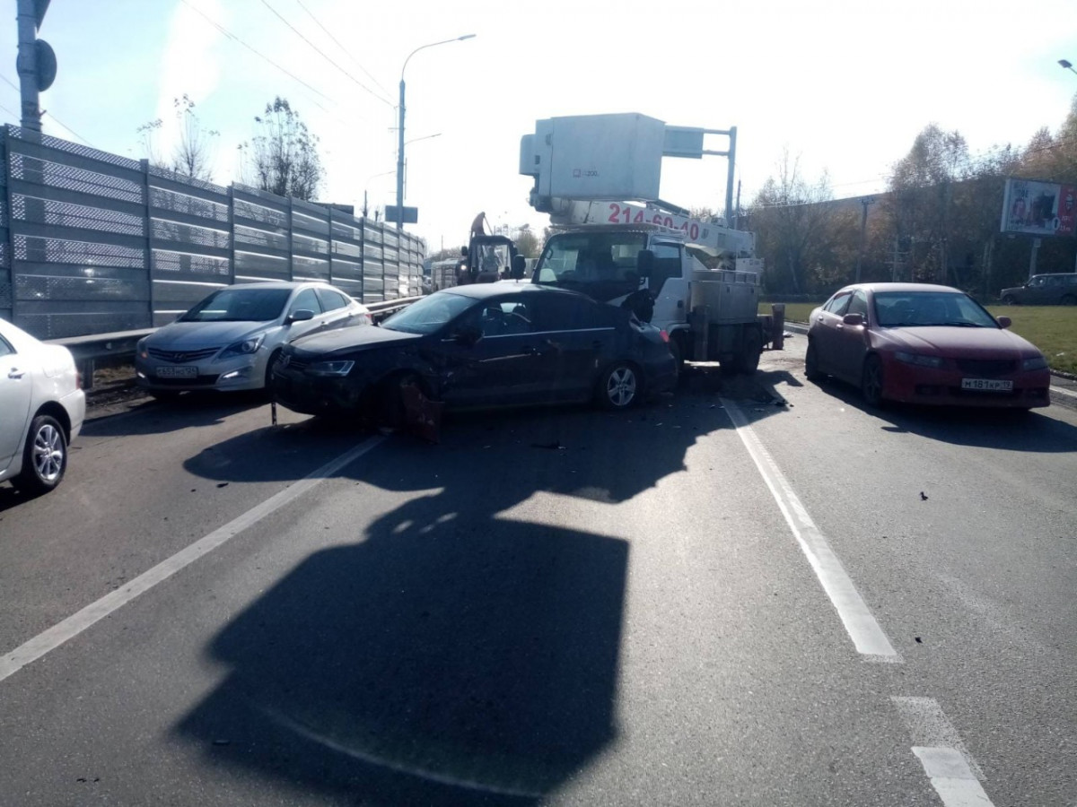 Дтп 21.10. Авария на Калинина Красноярск. ДТП на Калинина Красноярск. ДТП на улице Калинина Красноярск. ДТП на Калинина Красноярск сегодня.