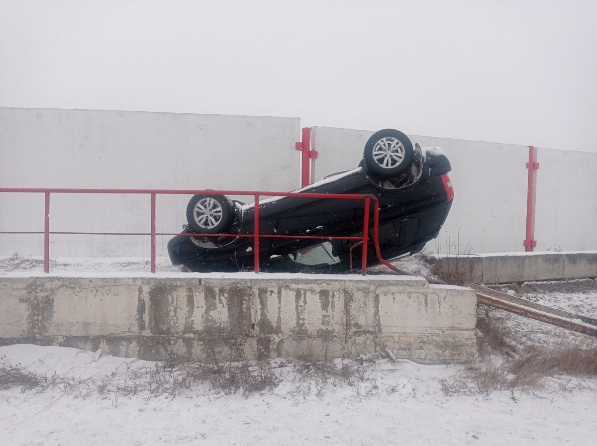 Автомобиль перевернулся на трассе Красноярск - Железногорск