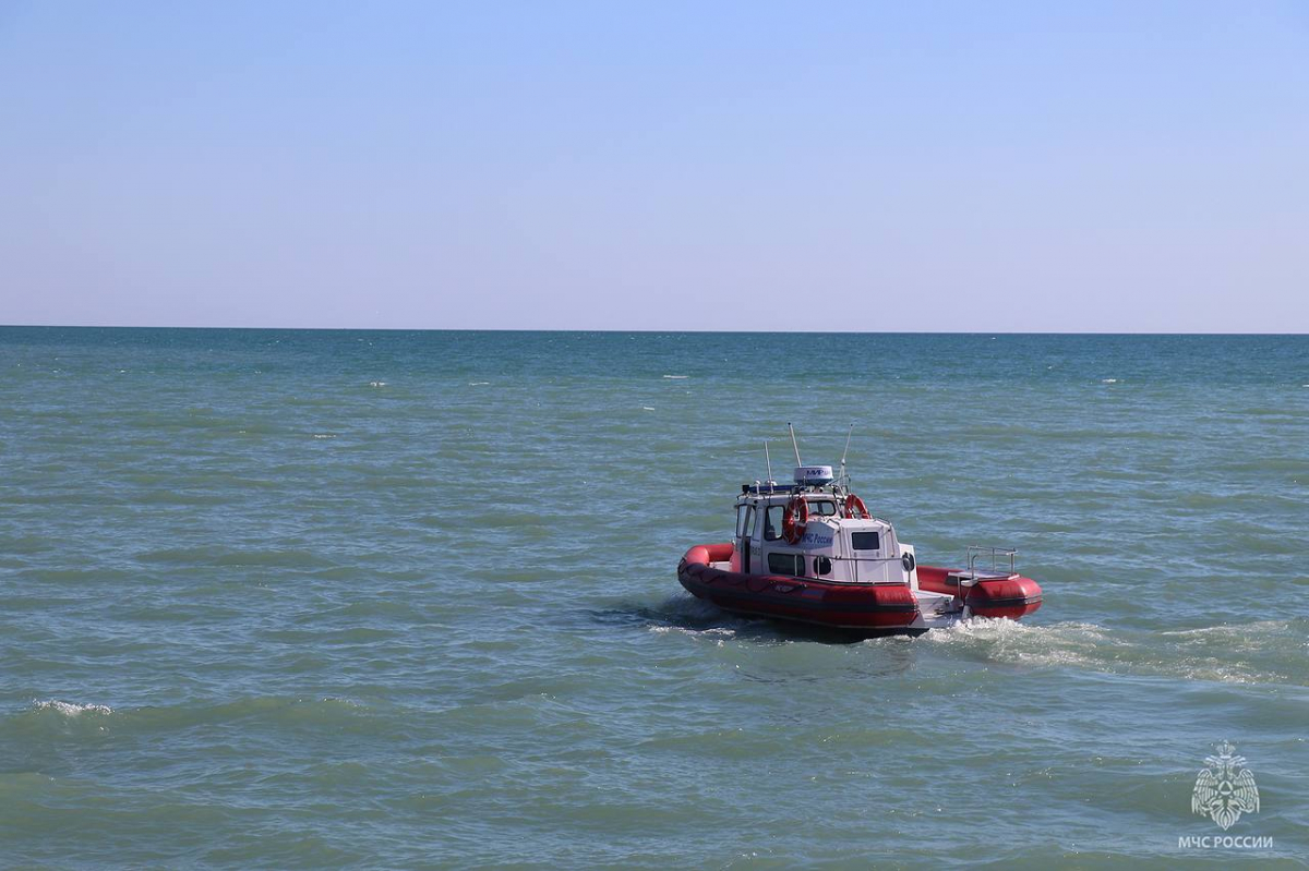 В Сочи купающегося в шторм красноярца унесло в море. Его ищут третьи сутки  — Новости Красноярска на 7 канале