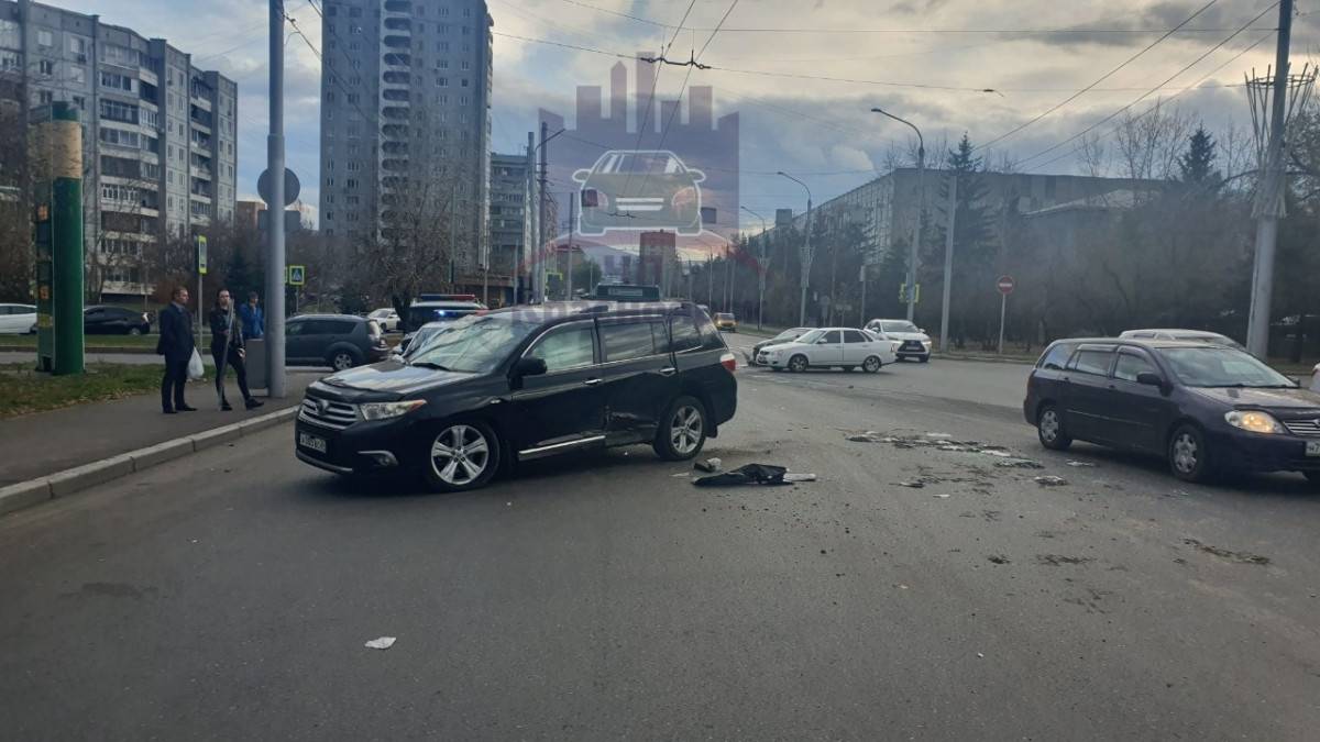 Новости красноярска сегодня последние. ДТП Красноярская улица. ДТП на перекрестке Красноярск.