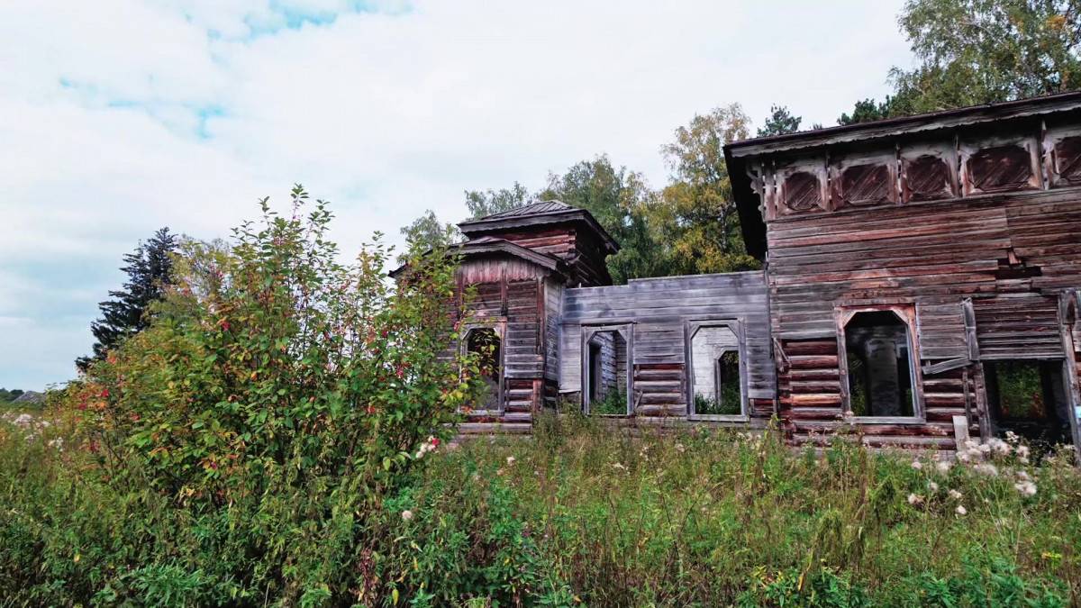 Дом в деревне красноярск. Церковь в деревни большой Кемчуг. Заброшенные церкви Красноярского края. Ольгинская Церковь Красноярский край. Река большой Кемчуг Красноярский край.