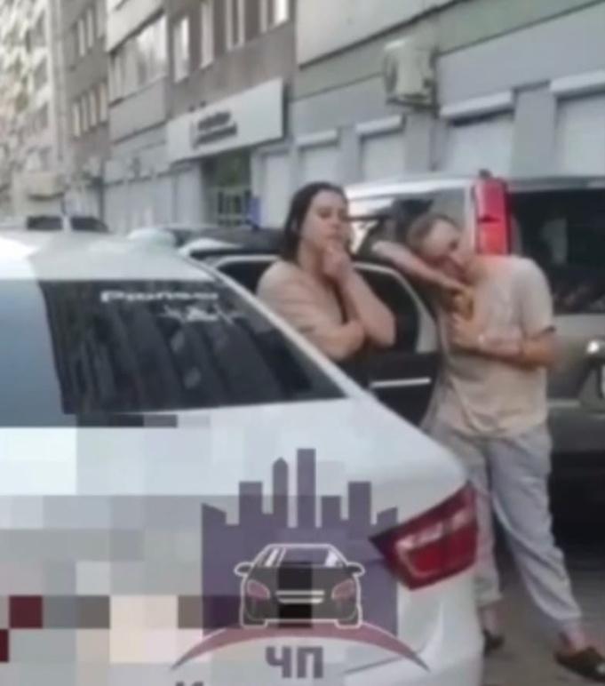 В Красноярске водитель такси снял на видео конфликт с тремя пассажирками