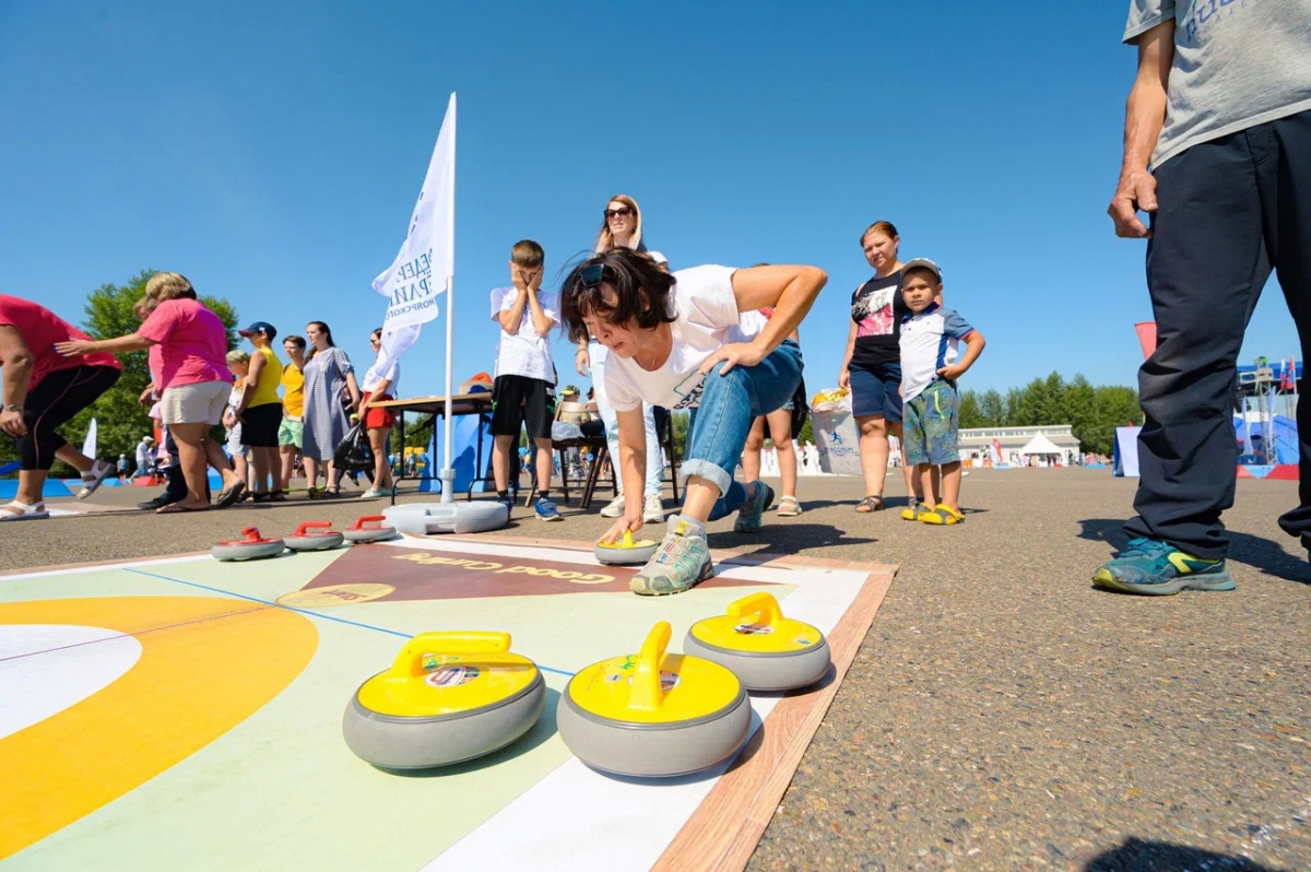 День физкультурника в Красноярске отметили спортивно и по-семейному