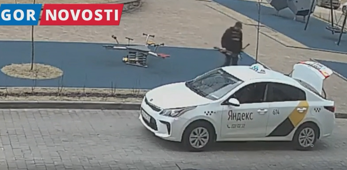 В Красноярске водителя «Яндекс.Такси» подозревают в краже детского самоката