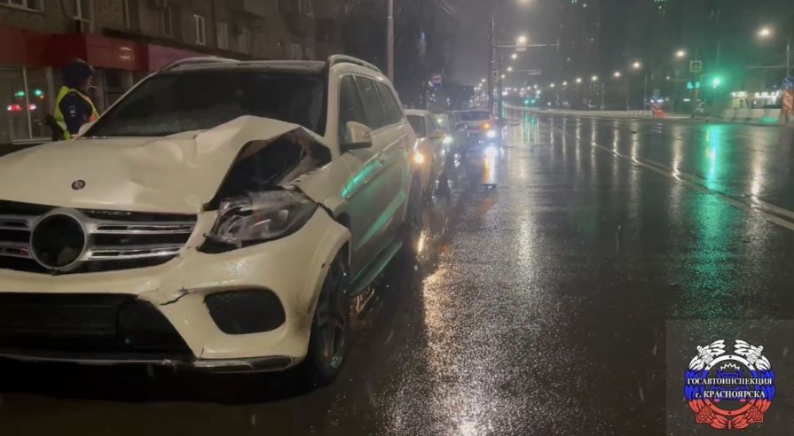 В Красноярске водитель Mercedes насмерть сбил 72-летнего пенсионера 