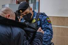 В Красноярске обвиняемый в краже мужчина пытался пронести в суд сигнальную ракетницу. Фото: r24.fssp.gov.ru