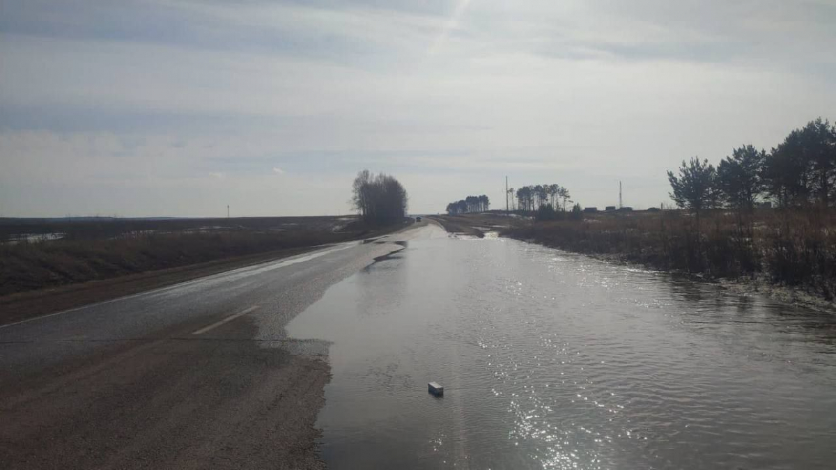 Участок трассы Красноярск-Енисейск затопило талыми водами 