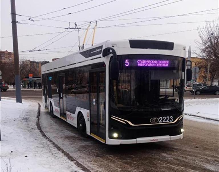 На дороги Красноярска вышли 3 современных троллейбуса «Адмирал»