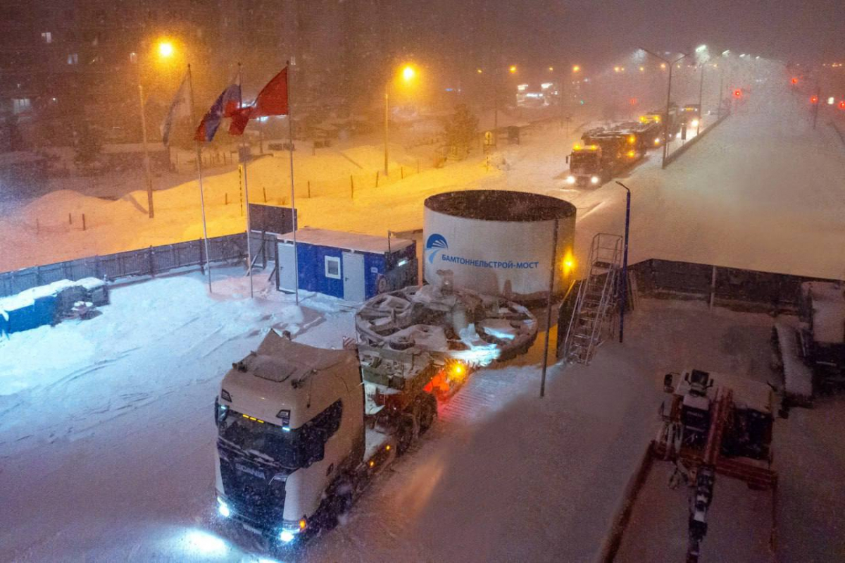 В Красноярск доставили 480 тонную «Соломею»: машину используют для прокладки тоннелей метро