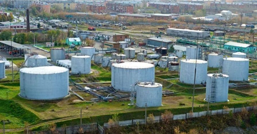 Мэрию через суд заставляют согласовать некоторые работы по ликвидации нефтебазы КНП в переулке Тихий в Красноярске 