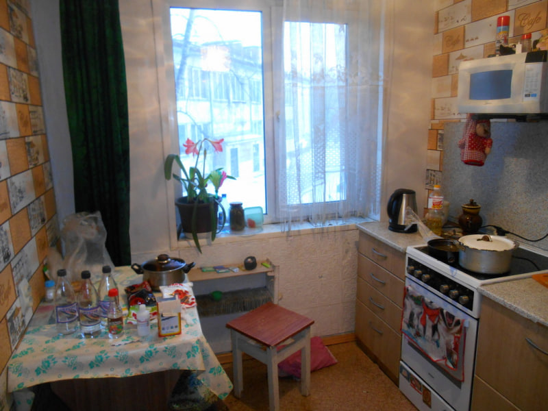 В Минусинске полицейские накрыли организованный в квартире наркопритон