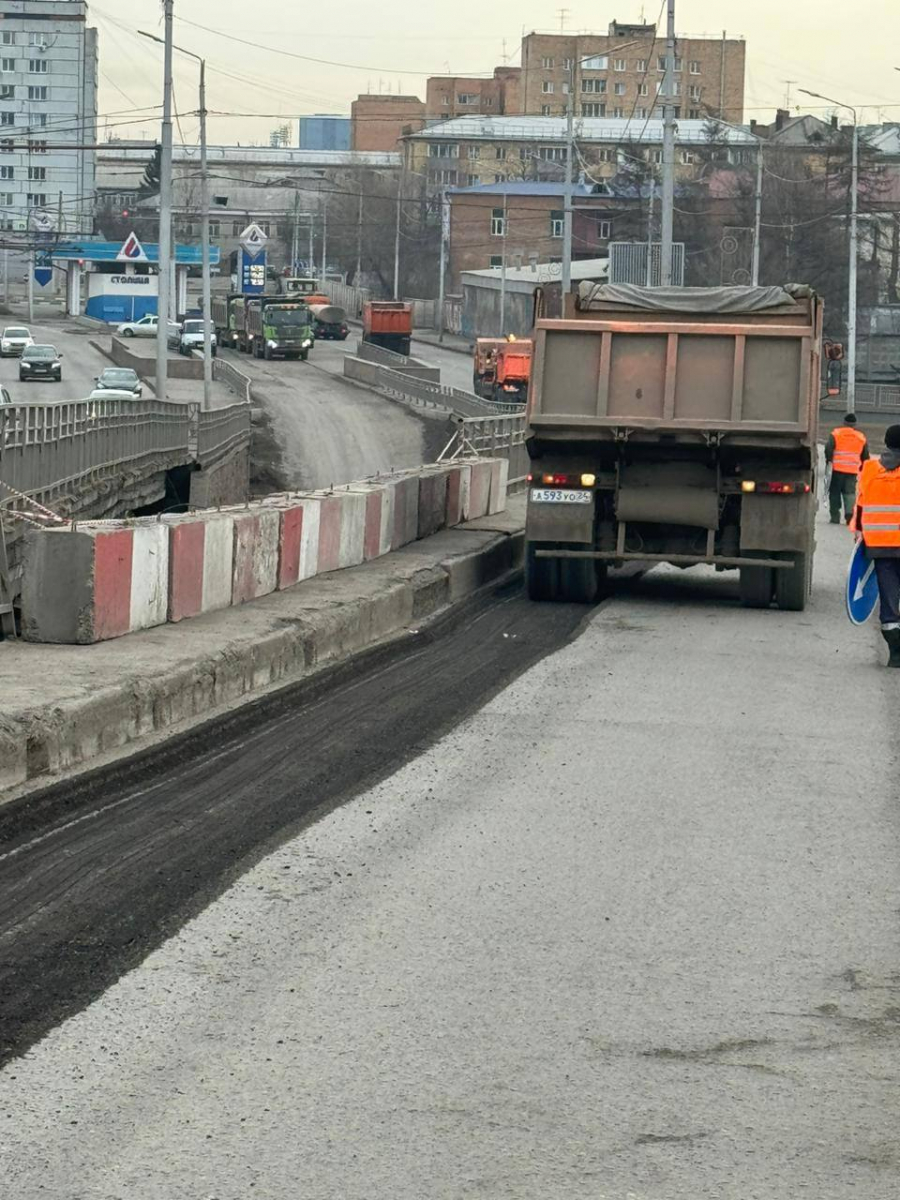 В Красноярске стартовал ремонт дороги на Копыловском мосту — Новости  Красноярска на 7 канале