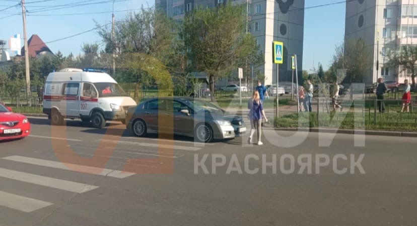 В Октябрьском районе Красноярска водитель сбил ребенка на пешеходном переходе