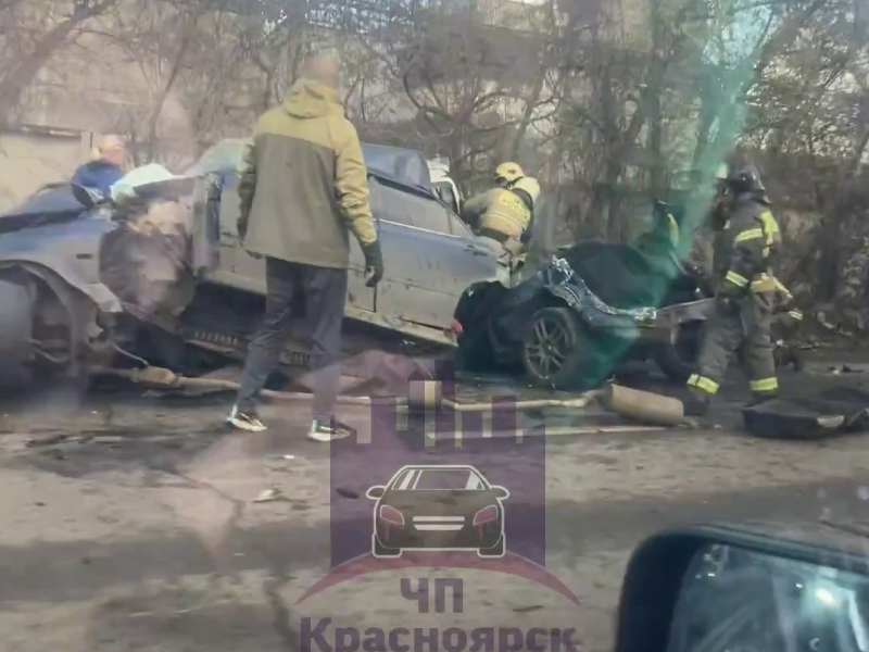 Два человека погибли в воскресном ДТП на красноярской Семафорной
