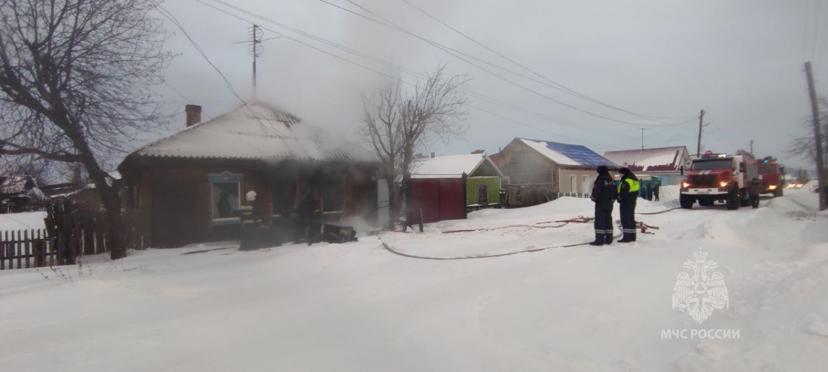 Пожары в красноярском крае 2022. Пожар ночью. Пожар фото. Пожар на даче. Красноярский край для детей.