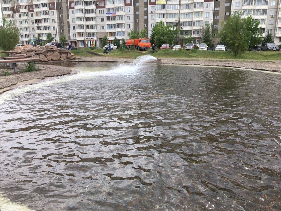 Красноярск дождь. Водоёмы Красноярска. Пруды в Красноярске. Красноярский пруд. Дождливый Красноярск.