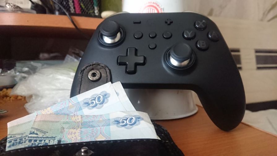 Красноярец «поднялся» на 3600 рублей, заложив арендованную игровую консоль