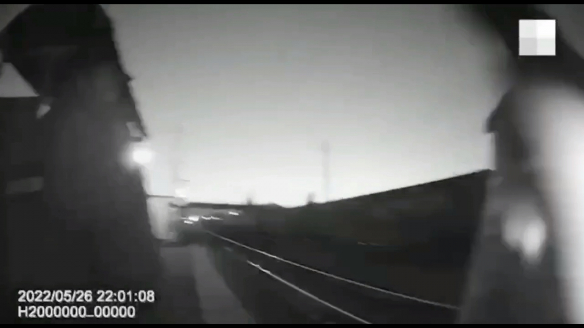 Появилось видео жуткого происшествия на железной дороге в Красноярском крае 18+