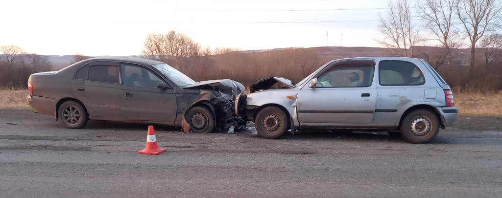В Красноярском крае пьяный водитель врезался в пьяную автомобилистку, перевозившую ребенка