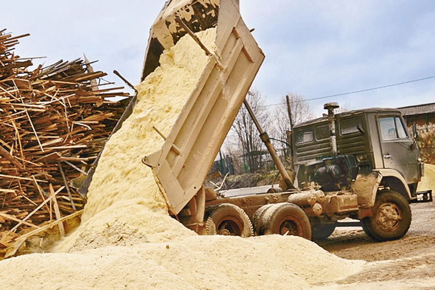С красноярского предприятия требуют 200 млн за свалку щепы и опилок