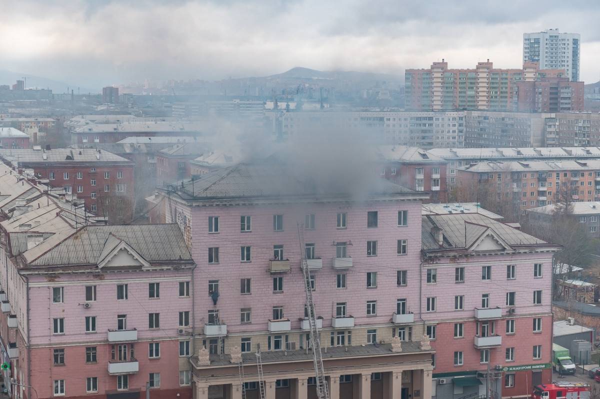 В Красноярске в жилом доме загорелась шахта лифта — Новости Красноярска на  7 канале