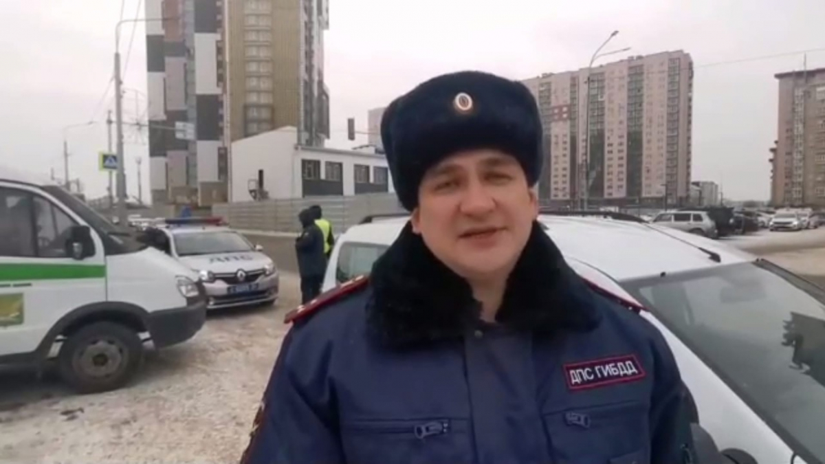 В Красноярске злостных неплательщиков штрафов ловили прямо на дороге