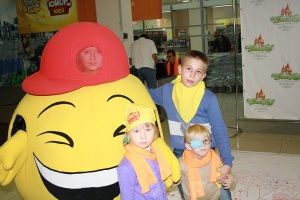 Фотосессия с самым веселым смайликом радиостанции ЮМОР FM"