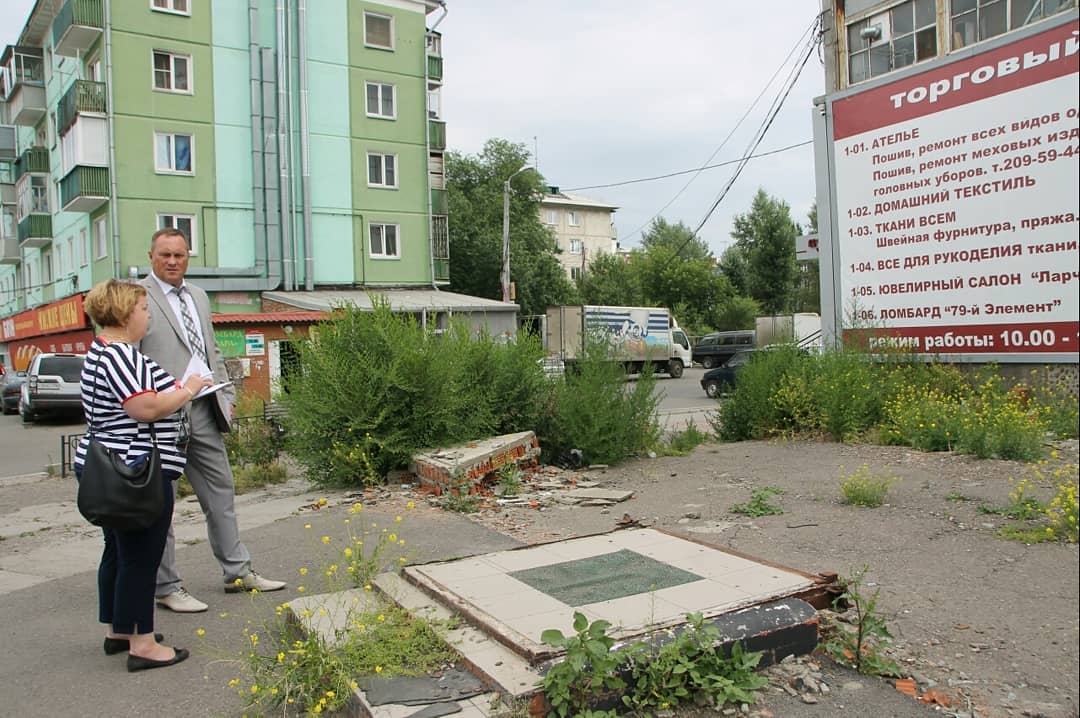 Новости красноярска сегодня последние свежие. Новости Красноярска Свердловский район. Плохое благоустройство ВГТУ. Городовой Красноярск.