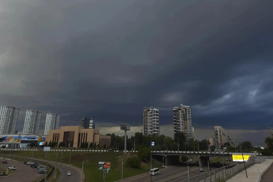 На Красноярский край надвигается град со штормовым ветром