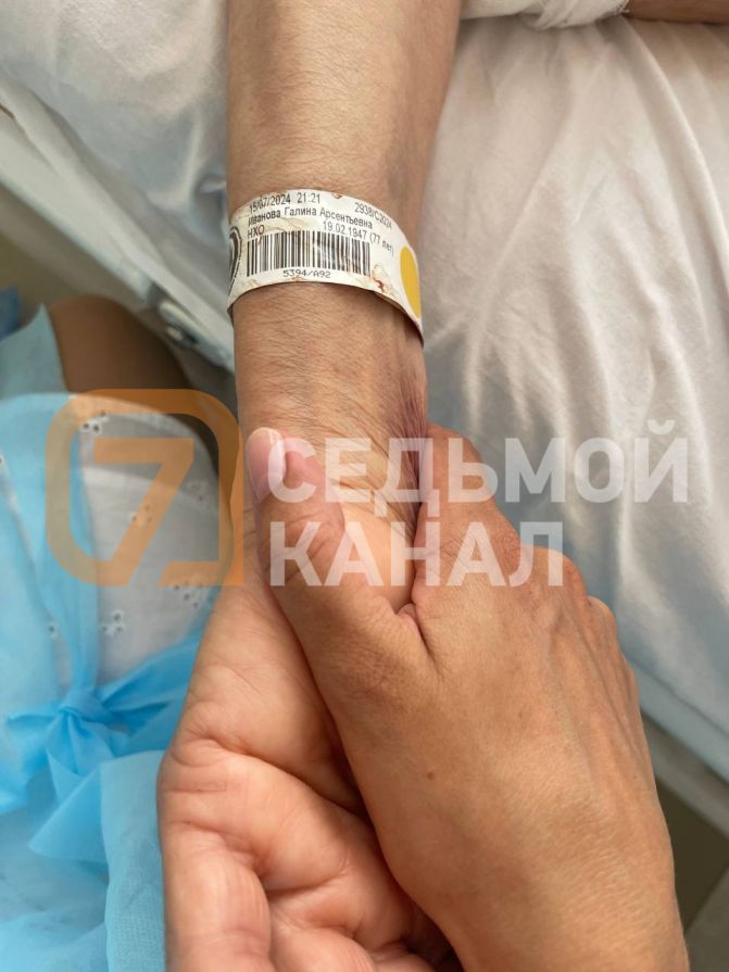 «Удалили части костей»: пострадавшей от падения куска балкона в Красноярске нужна новая операция    