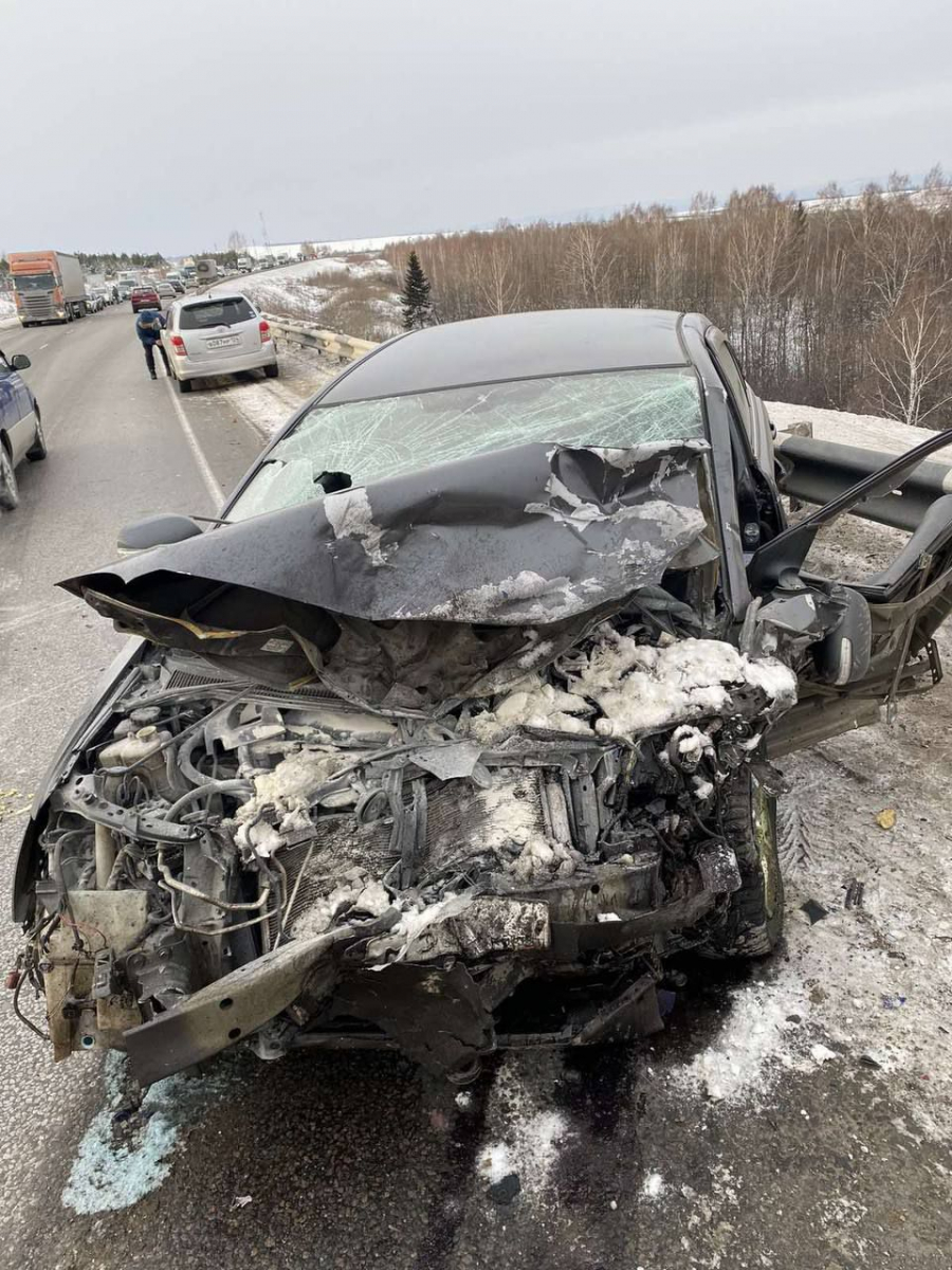 1 человек погиб в аварии на трассе под Красноярском  